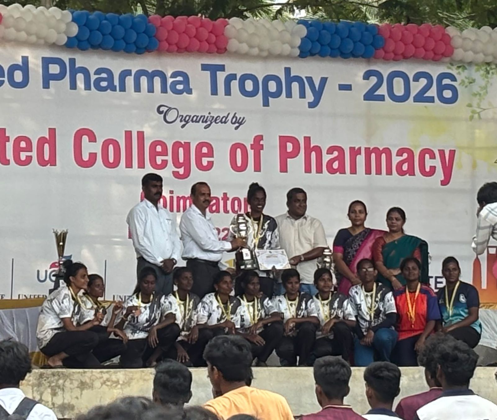 Ennam students with Pharma Trophy 2026